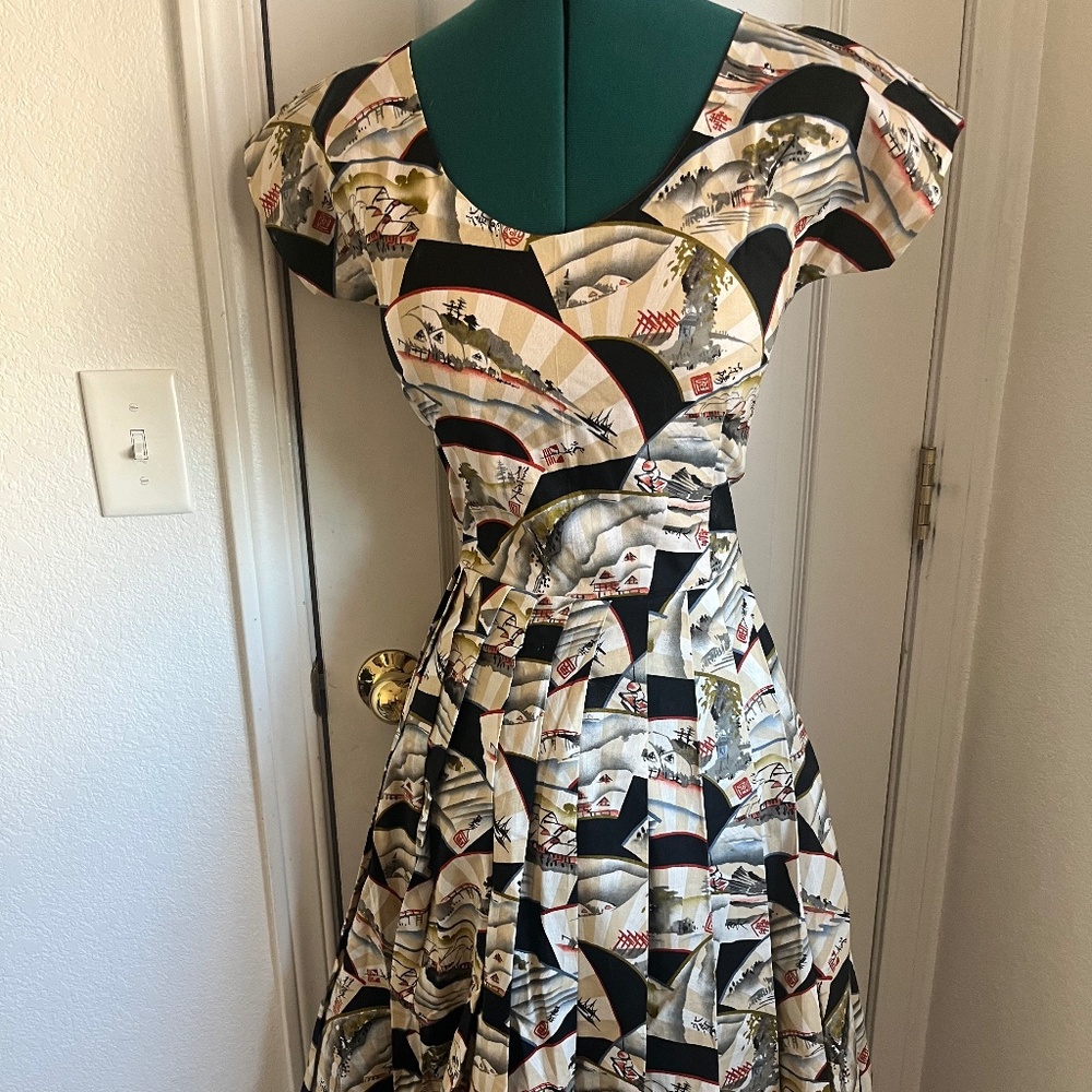Custom-made 50s classic vintage style Japanese Fan scoop neck swing dress small